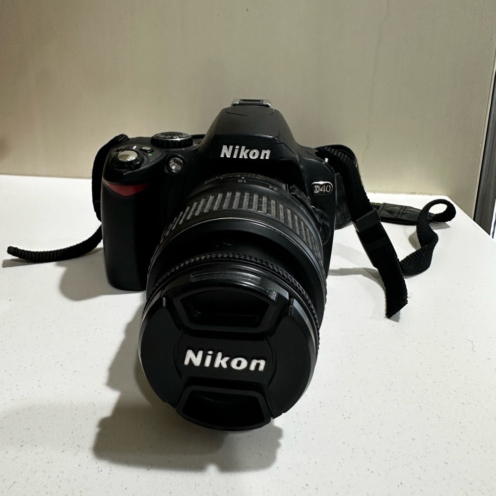 Nikon D40